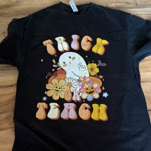 Gildan Black Halloween Tee with Ghost and Flowers
